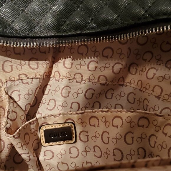 SMALL GUESS BLACK BACKPACK Quilted Sides Used 1X Faux Leather Gold Logo Lining - Picture 8 of 12